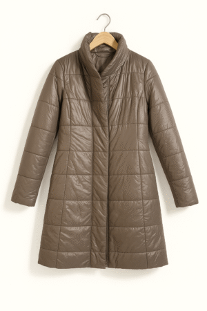 Campera larga acolchada taupe – Estilo minimalista