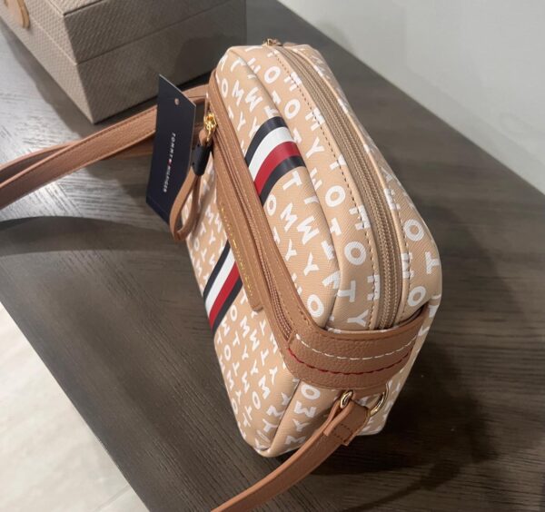 Bandolera Tommy Hilfiger Letter Beige - Image 3